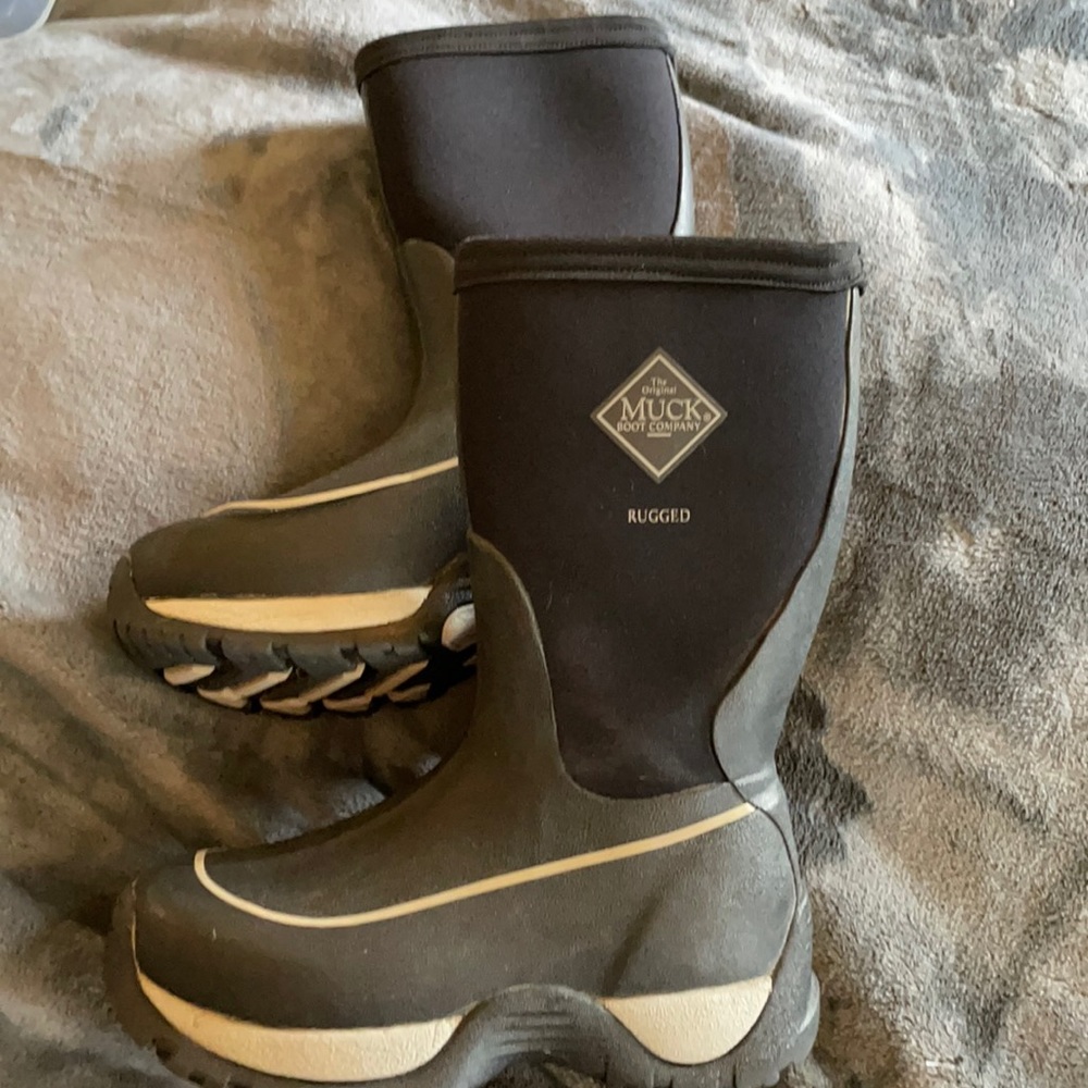 Kids muck boots